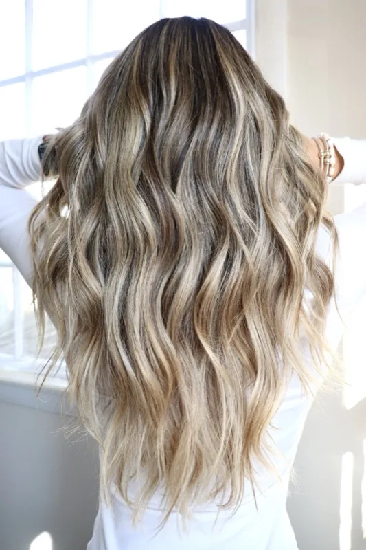 Soft blonde waves